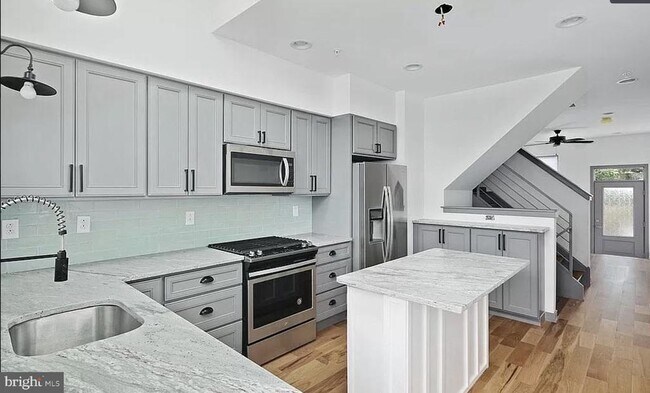 Building Photo - 2646 Janney St