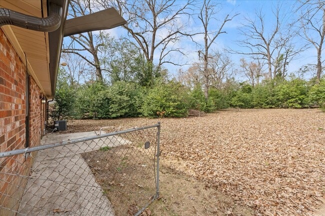 Building Photo - 2357 Basswood Dr