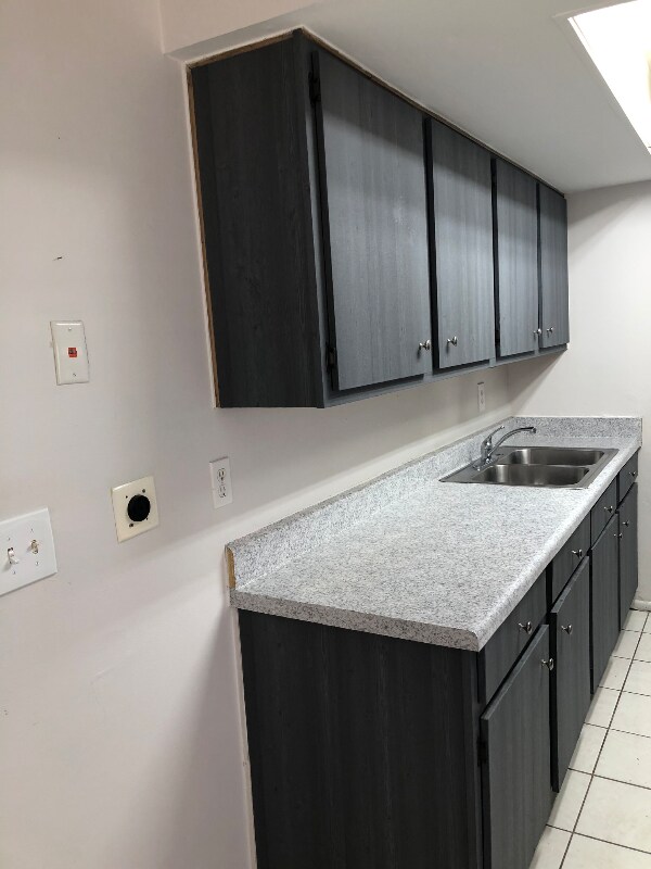 Building Photo - 713 S Daytona Ave