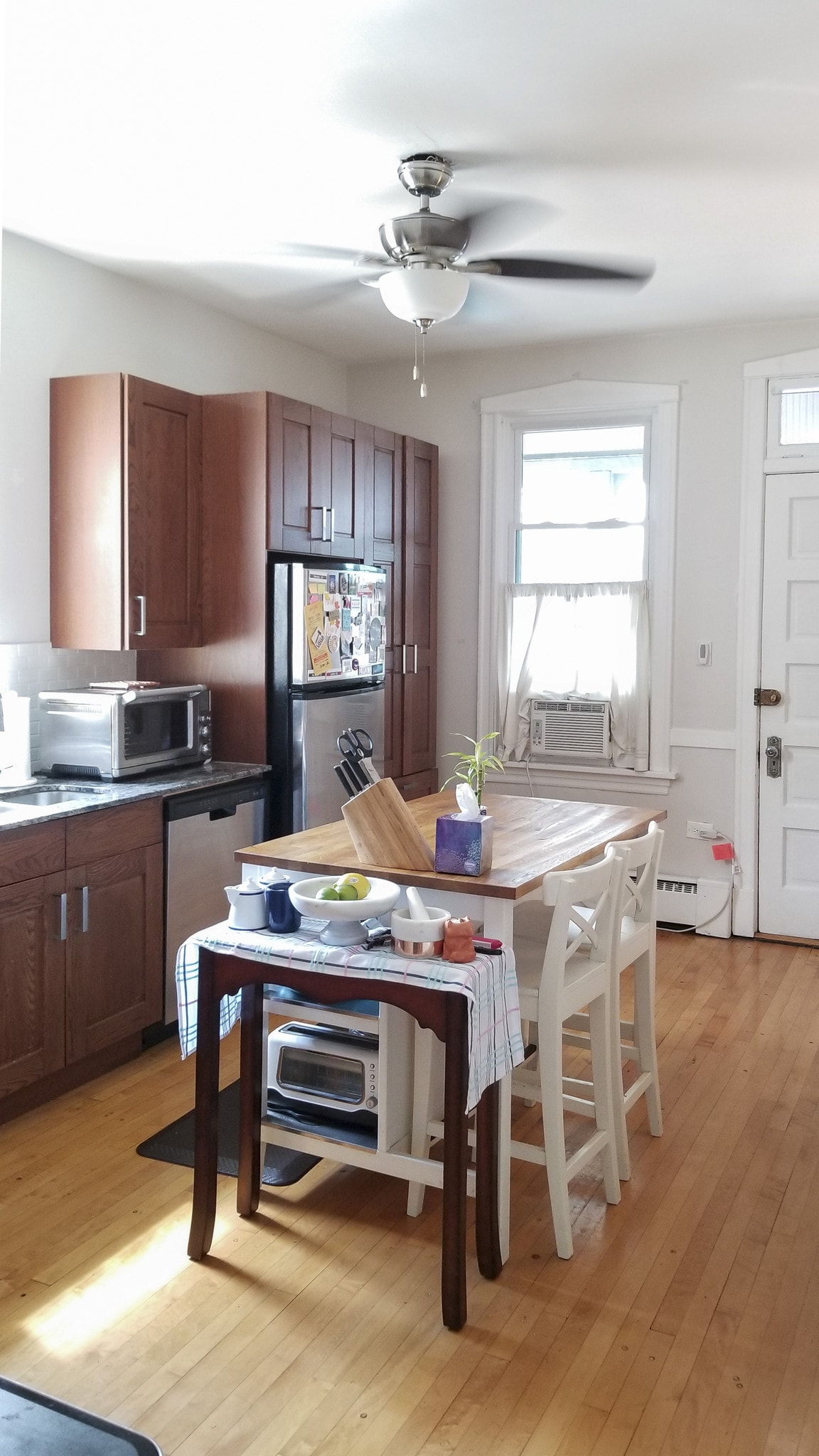 Kitchen 4 - 2017 W Cullom Ave