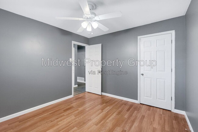 Building Photo - 1595 Flicker Dr