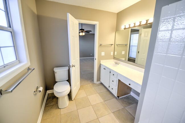Building Photo - Gorgeous 3 BR, 2 BA , 1 Car Garage Home Of...