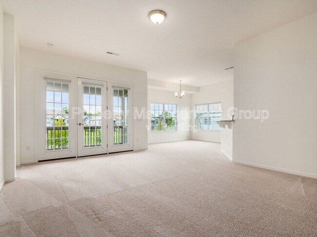 Building Photo - 5861 Yellowfin Ln
