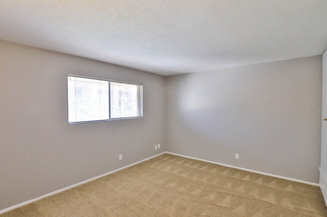 Building Photo - 224 N Macdonald