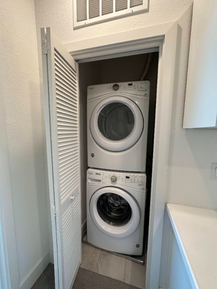 Building Photo - 1499 Cherry Cir