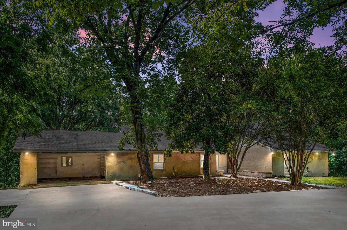 Building Photo - 17651 Graham St