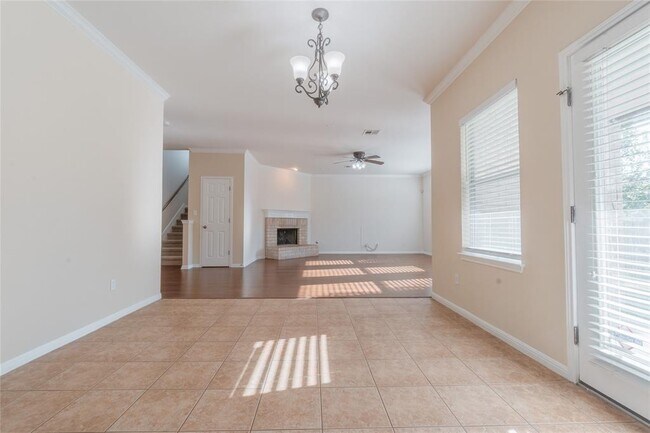 Building Photo - 9516 Castle Pines Dr