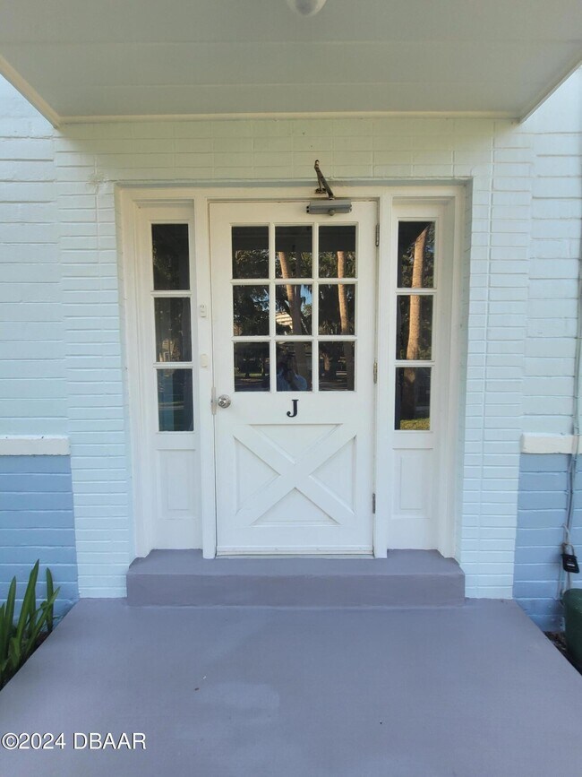 Building Photo - 500 S Beach St