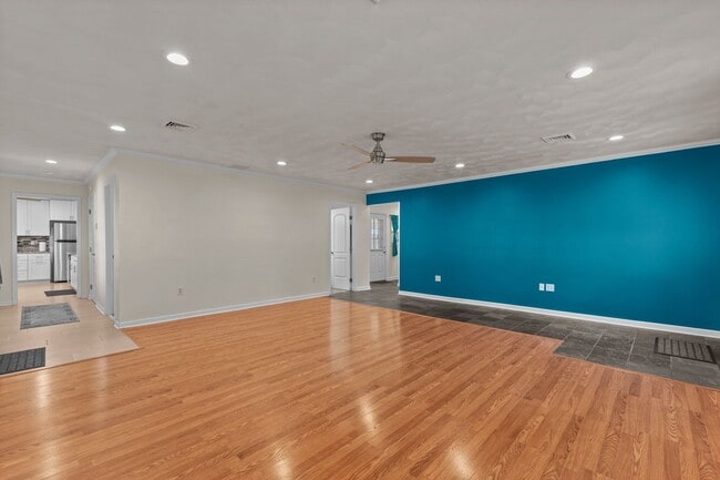 Building Photo - Discover your perfect home in Virginia Beach!
