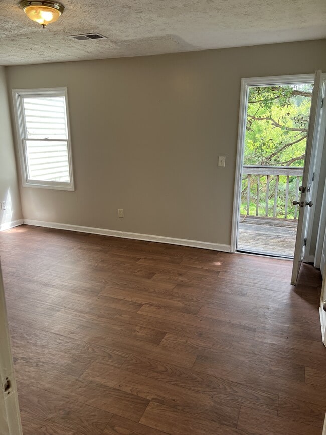 Building Photo - 2184 Wellington Cir