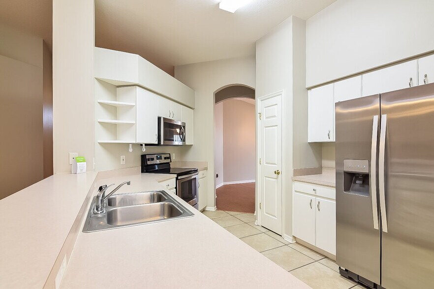 Building Photo - 4649 Roundview Ct