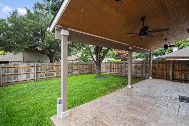 Building Photo - 1203 Thackeray Ln