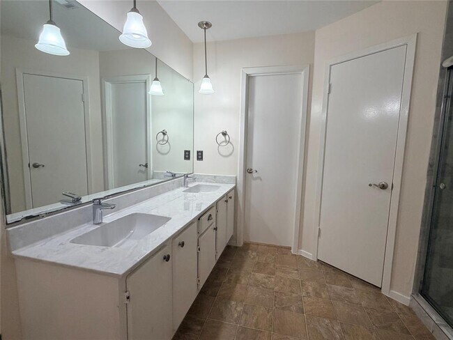 Building Photo - 11606 Birchbark Trail