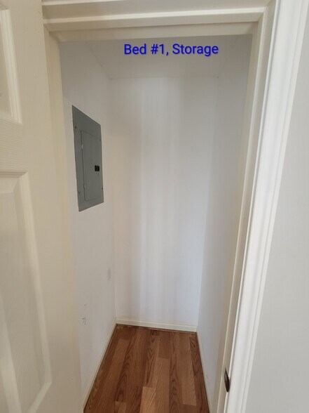 Building Photo - 707 Johnson Ln