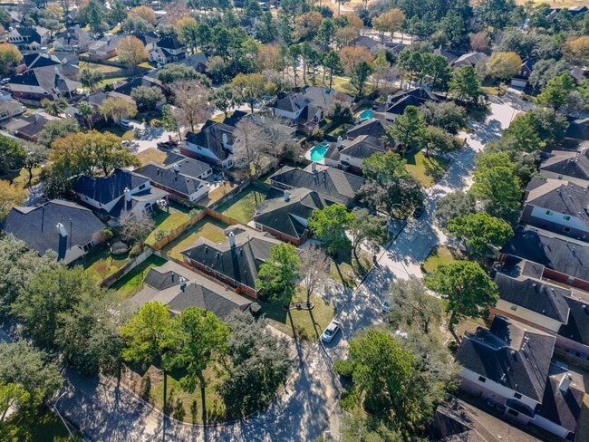 Building Photo - 20922 Clovermeadow