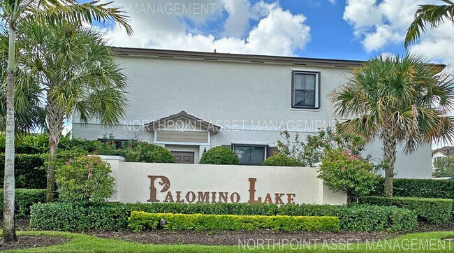 Building Photo - Stylish 3-Bedroom Home with Pool, Garage &...