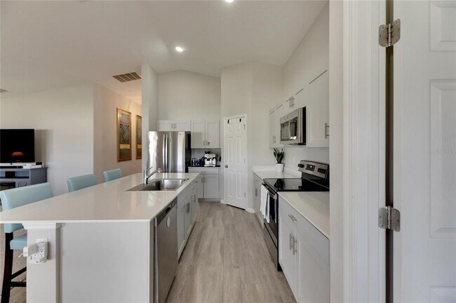 Building Photo - 12696 Tannencrest Dr