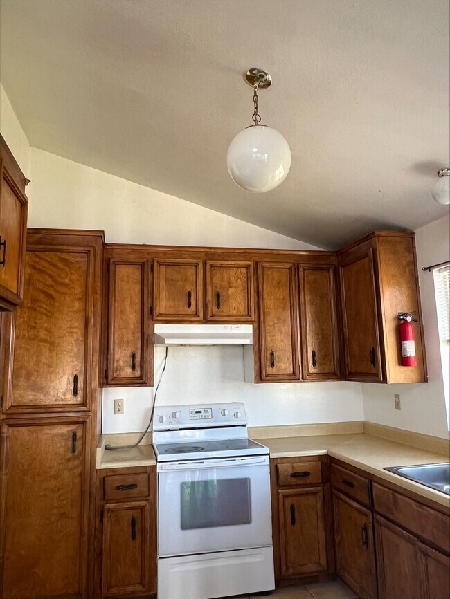 Building Photo - 1879 Pheasant Dr