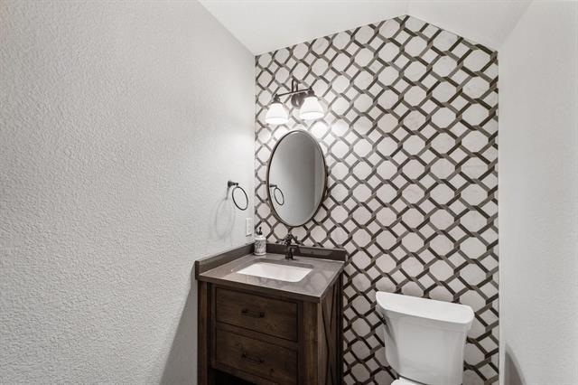 Building Photo - 621 Somerset Dr