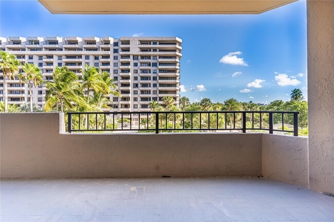 Building Photo - 251 Crandon Blvd
