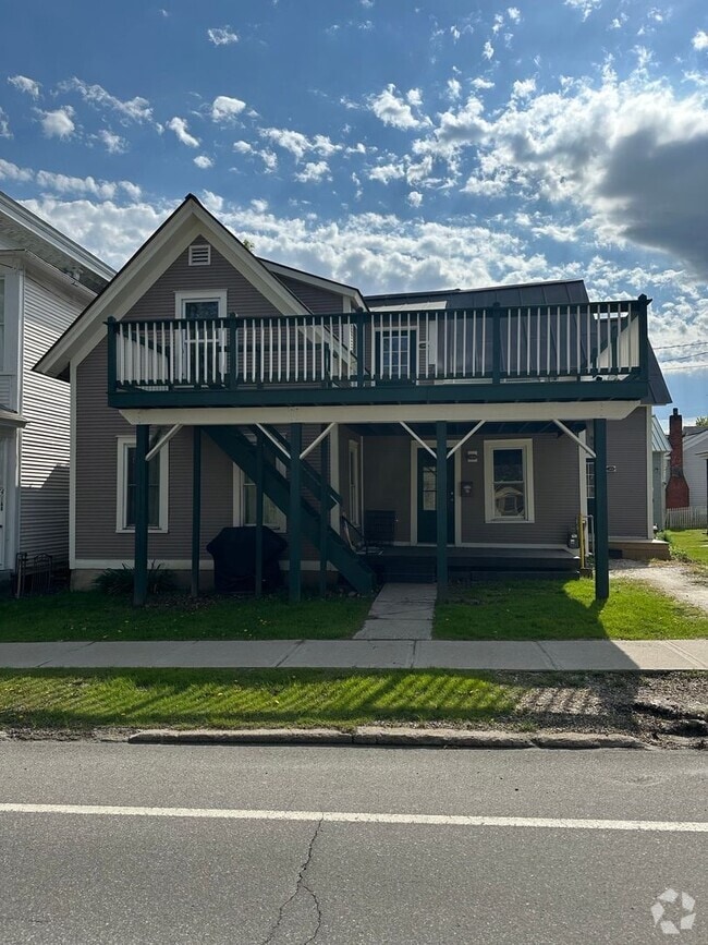 Building Photo - Spacious Single-Family House - Close to Mi...