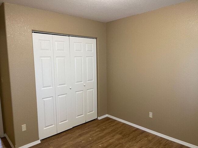 Building Photo - KU3-Osage Duplex 3