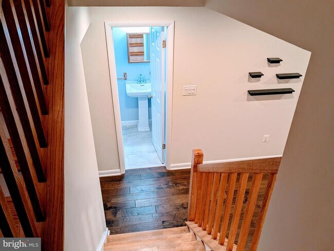 Building Photo - 8856 Youngsea Pl