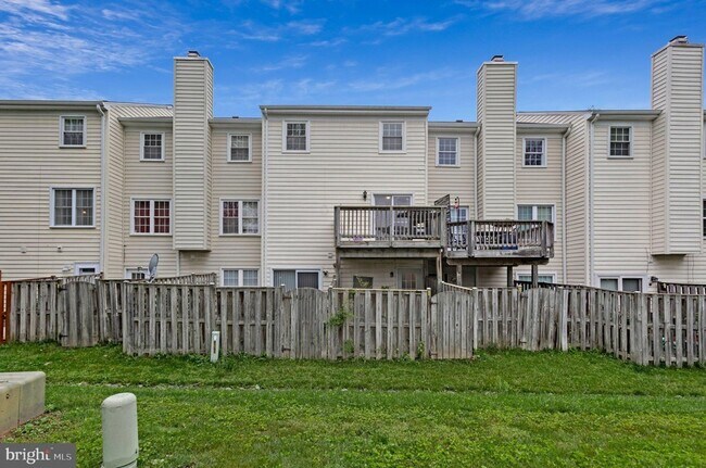 Building Photo - 1675 Ridgely Ct