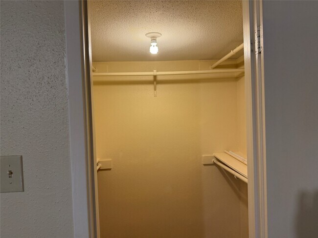 Building Photo - 14777 Wunderlich Dr