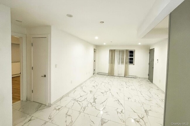 Building Photo - 95-04 Allendale St