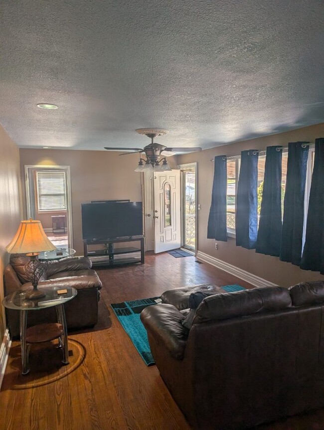Building Photo - FURNISHED HOME IN POPLAR JOHNSON CITY