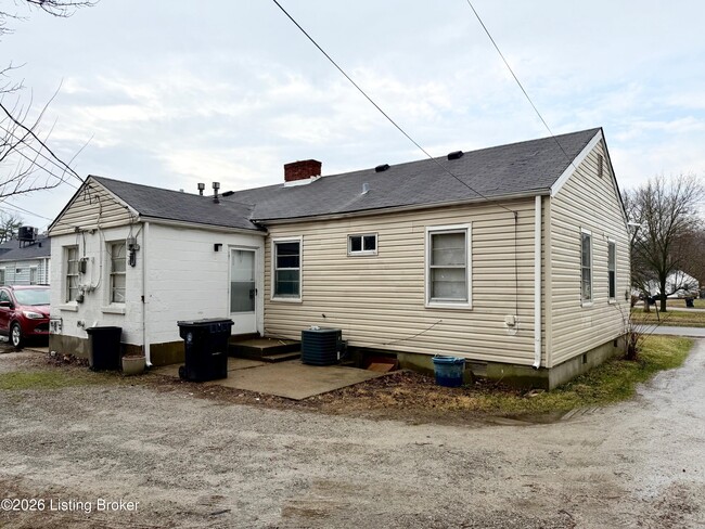 Building Photo - 6509 Evangeline Ave