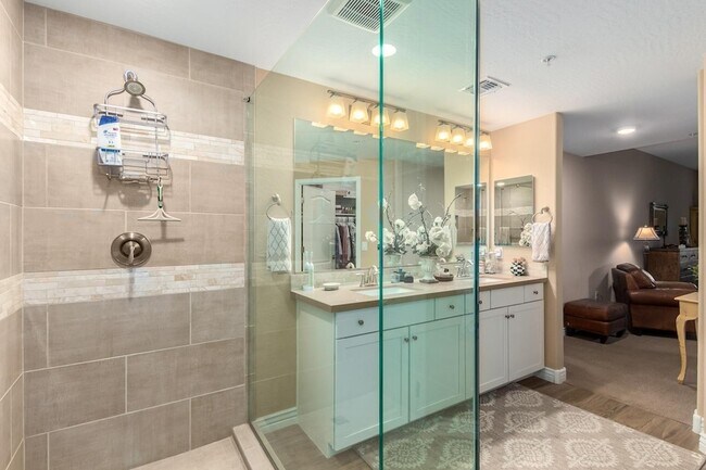 Building Photo - 2425 W Bronco Butte Trl