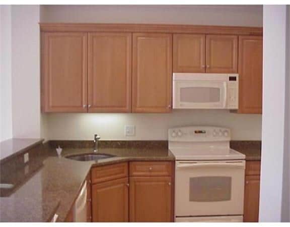 Building Photo - 295 Salem St