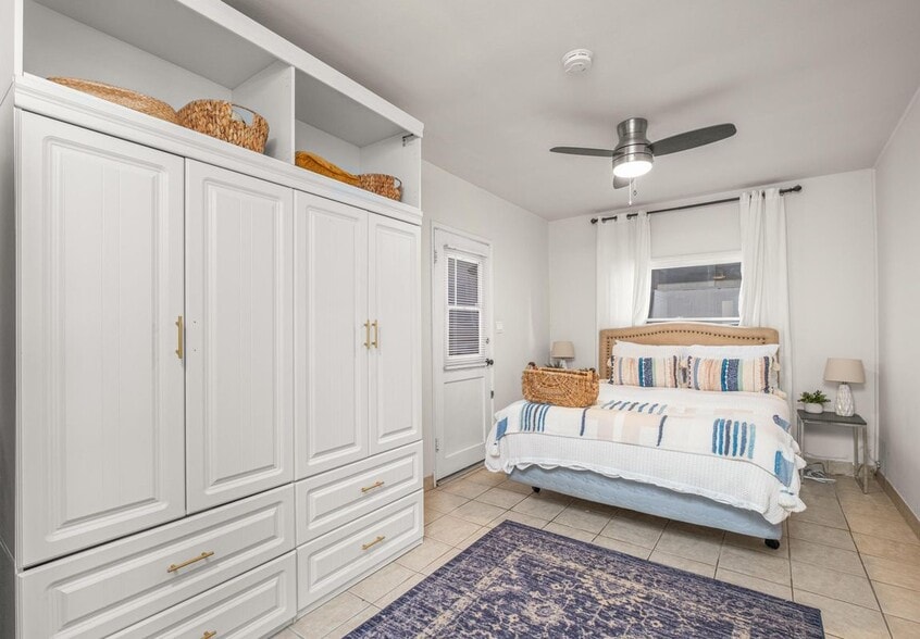 Building Photo - 58 10th Ct