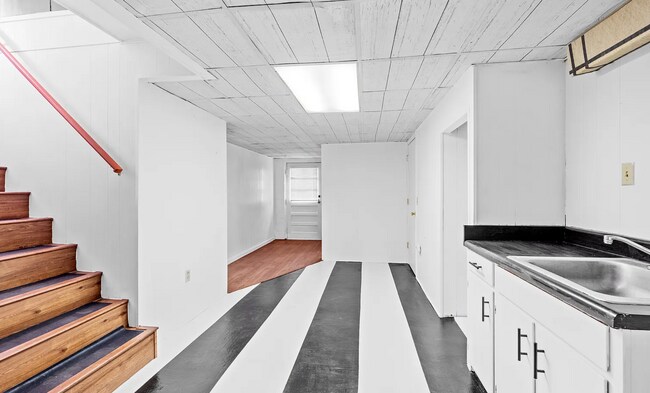 Building Photo - 420 Brock St