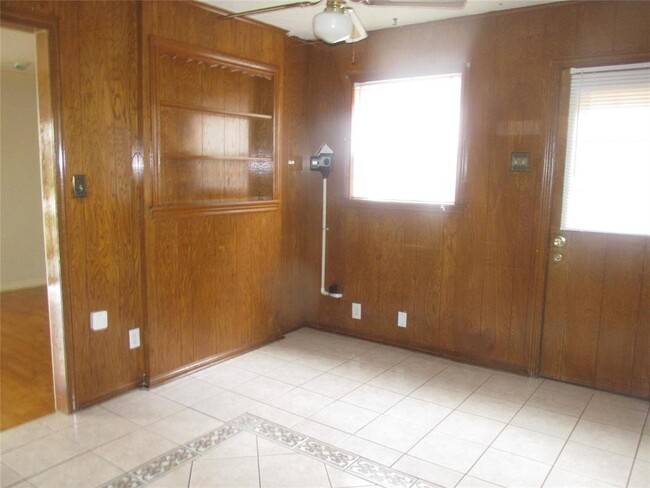 Building Photo - 1018 Rosepoint Dr