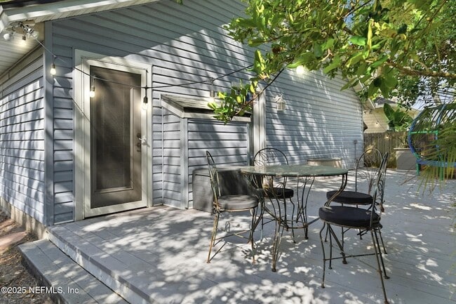 Building Photo - 128 Seminole Rd