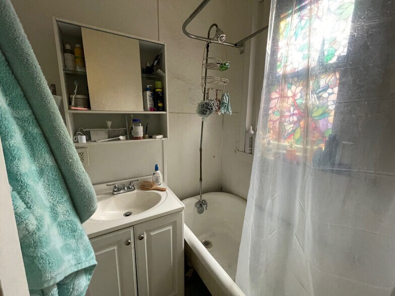 Building Photo - 882 Huntington Ave