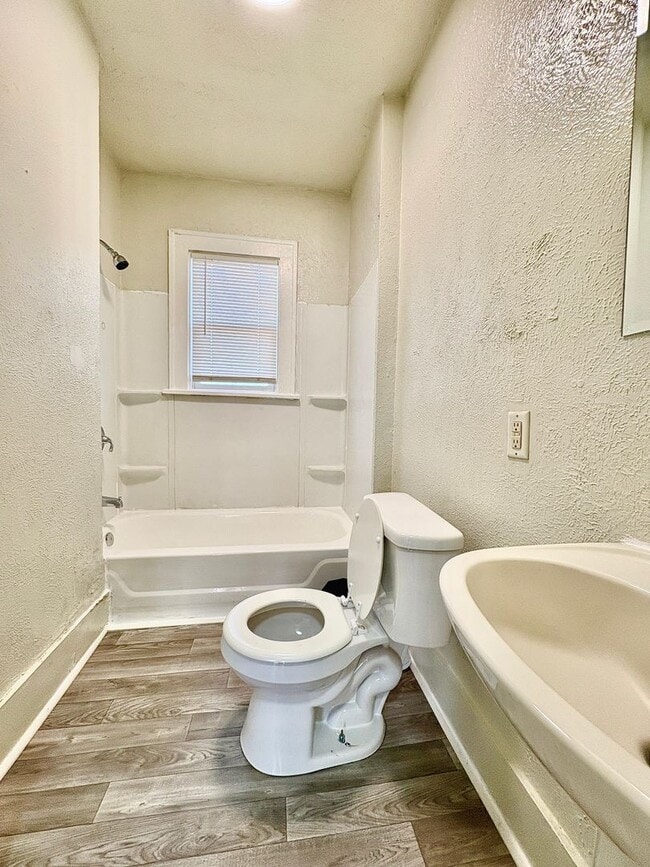 Building Photo - 1508 Hermosa Pl