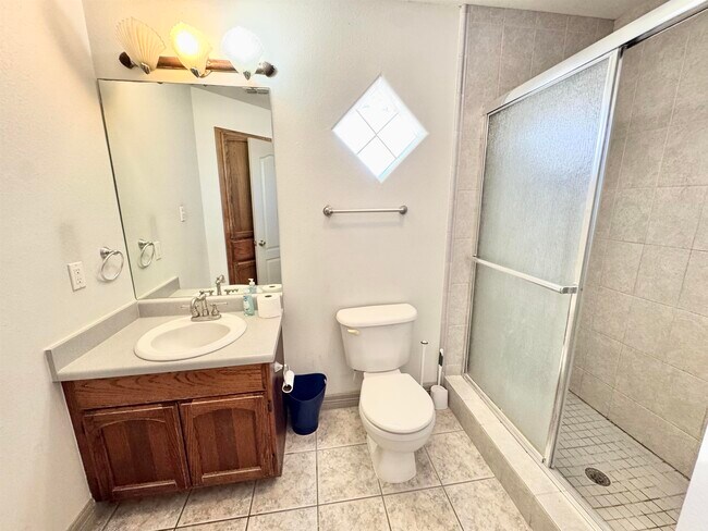 Building Photo - 210 Leon Ave