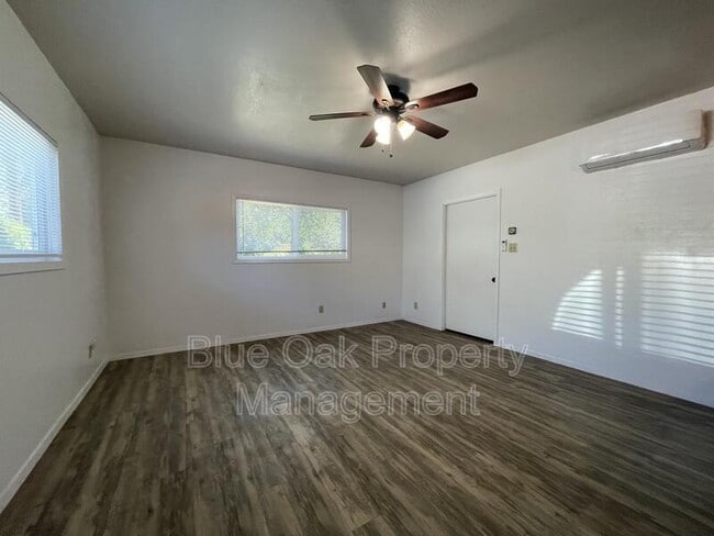 Building Photo - 2030 Humboldt Rd