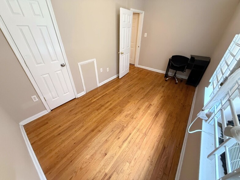 Bedroom 1 - 2148 N Carlisle St