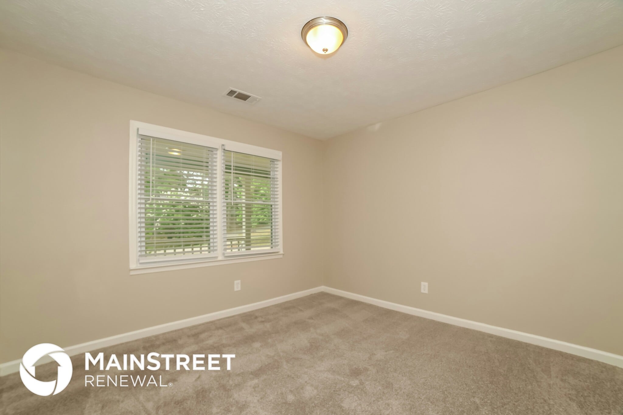 Building Photo - 8218 Lakeview Dr SW