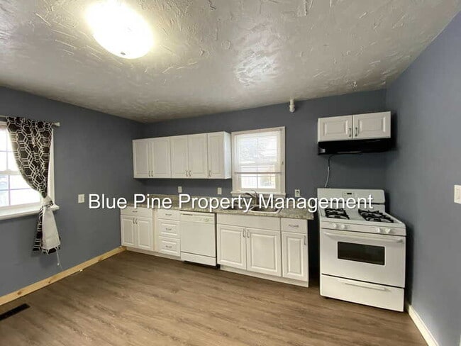 Building Photo - 410 Garfield St