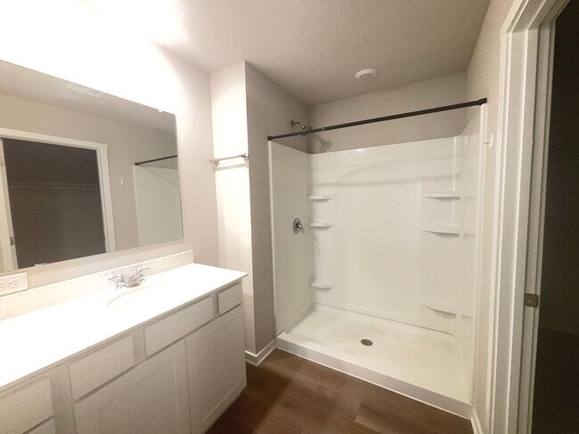 Building Photo - 1619 Port Royal Dr – 4 Bed/2.5 Bath in Belterra (Papillion) | Open Concept, Fireplace, Walk-In Pa...