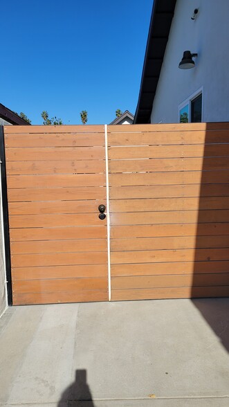 Building Photo - 2119 Las Colinas Ave