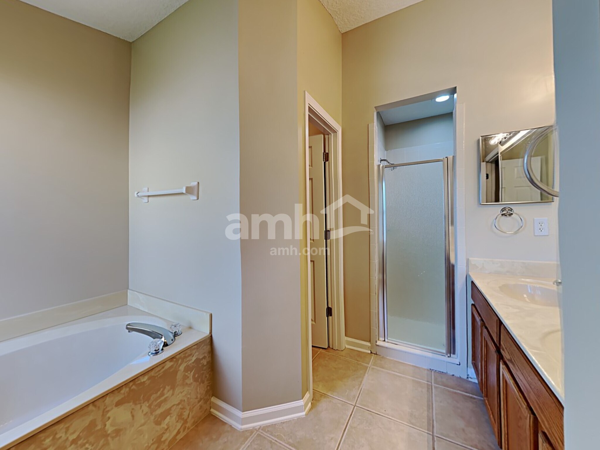 Building Photo - 386 Stonehurst Pky