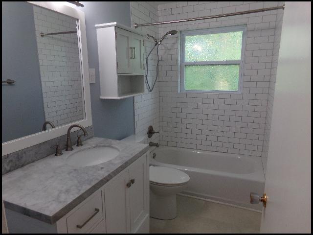 Building Photo - 51 Meadowbrook Dr