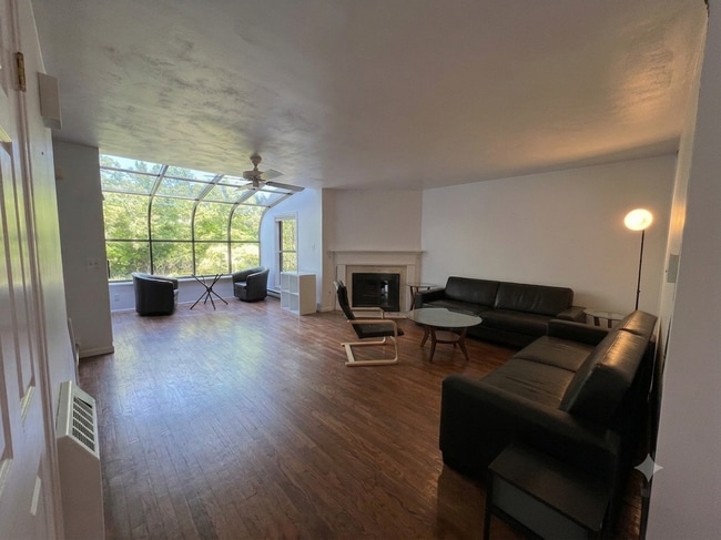Building Photo - 103 Terrace View Dr